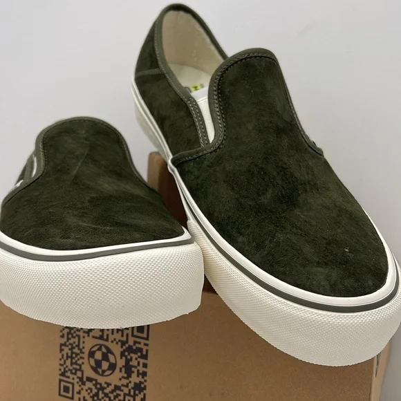 Vans Men's Green Classic Slip-On Slip-On Vr3 SfSherpa Grape Leaf/Marshma